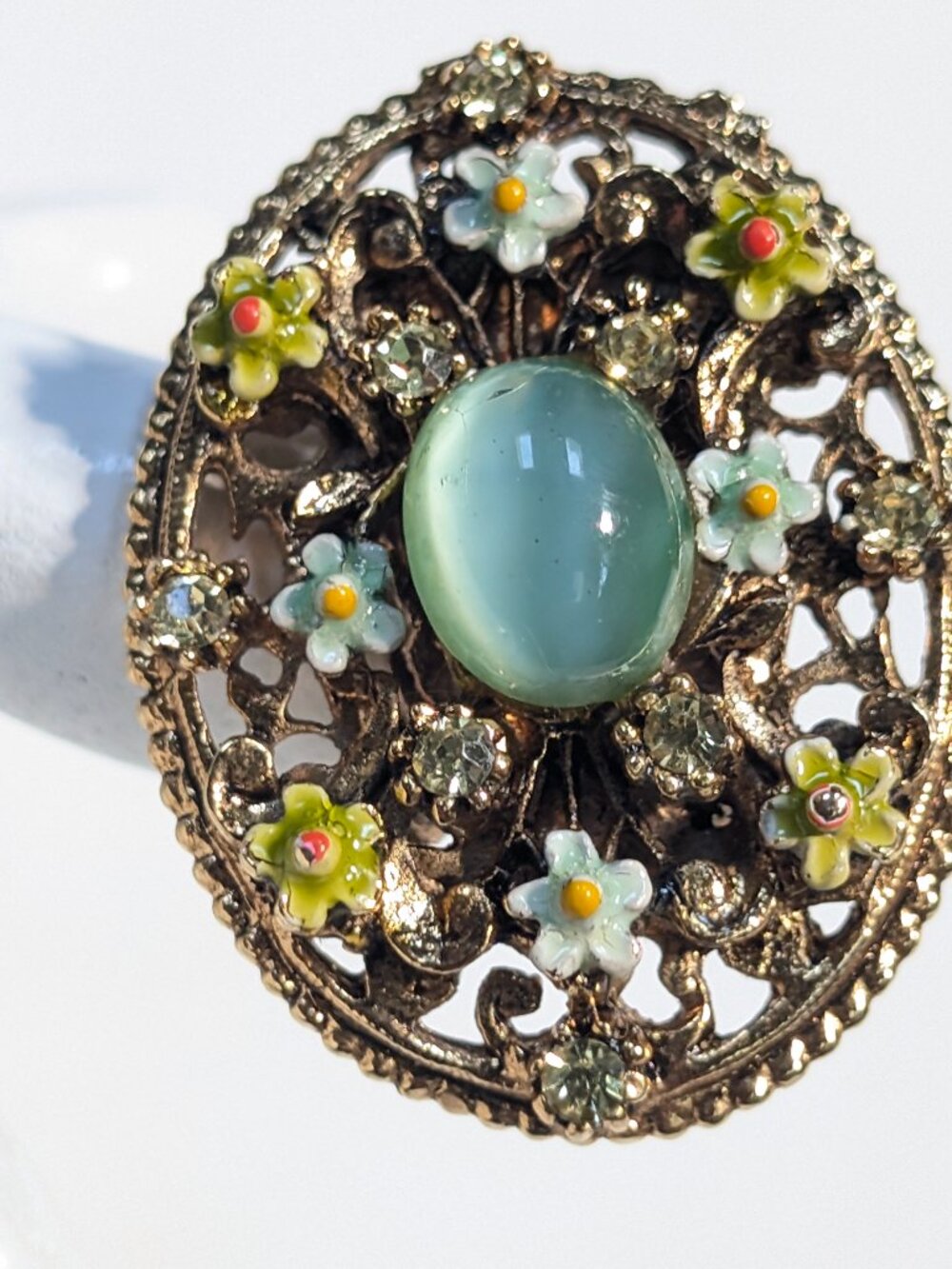 Vintage ART Scarf Ring Green Cabochon Rhinestone Floral Gold Tone